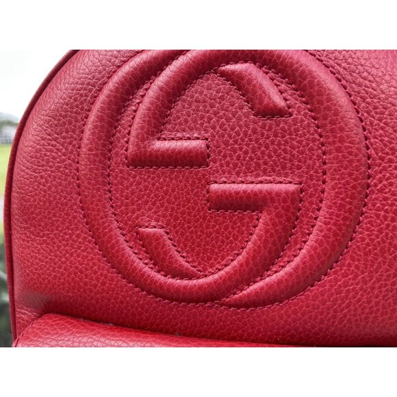 GUCCI  GG SOHO RED PEBBLED CALFSKIN LEATHER CHAIN BACKPACK BAG